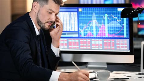 Market Recap: Cryptos Rise; Oil & Gold Down; Stocks Steady